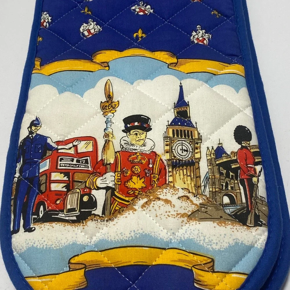 New Double Oven Mitt Blue Excellent With Tags London Landmarks Quilted